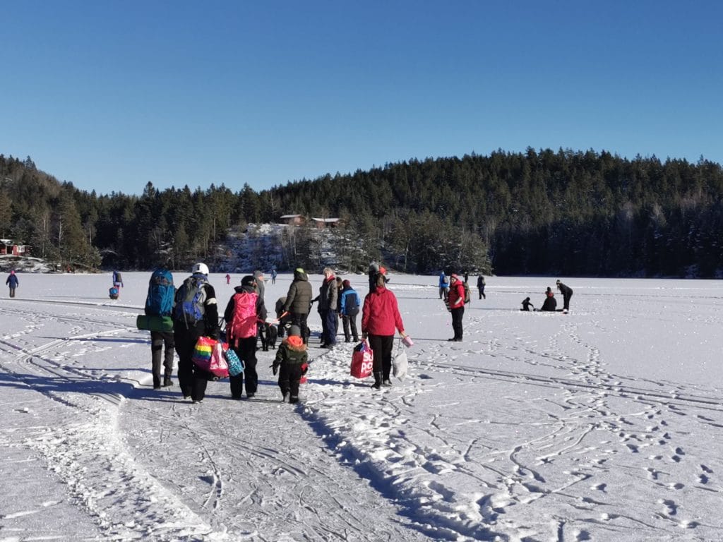 SØNDAGSMØTE PÅ BØYLESTADVANNET 6