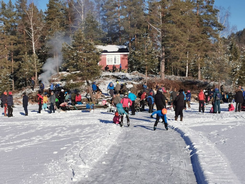 SØNDAGSMØTE PÅ BØYLESTADVANNET 8